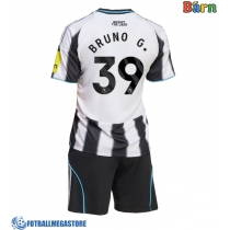 Fotballdrakt Barn Newcastle United Bruno Guimaraes #39 Hjemmedraktsett 2025-26 Kortermet (+ Korte bukser)